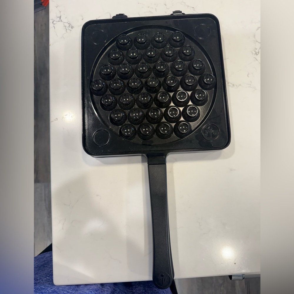 Pampered Chef Waffle Puff Pan